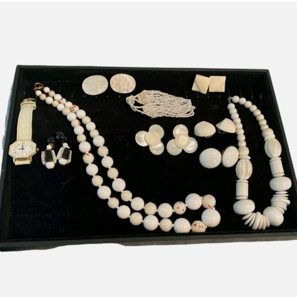 Vintage jewelry lot of 10